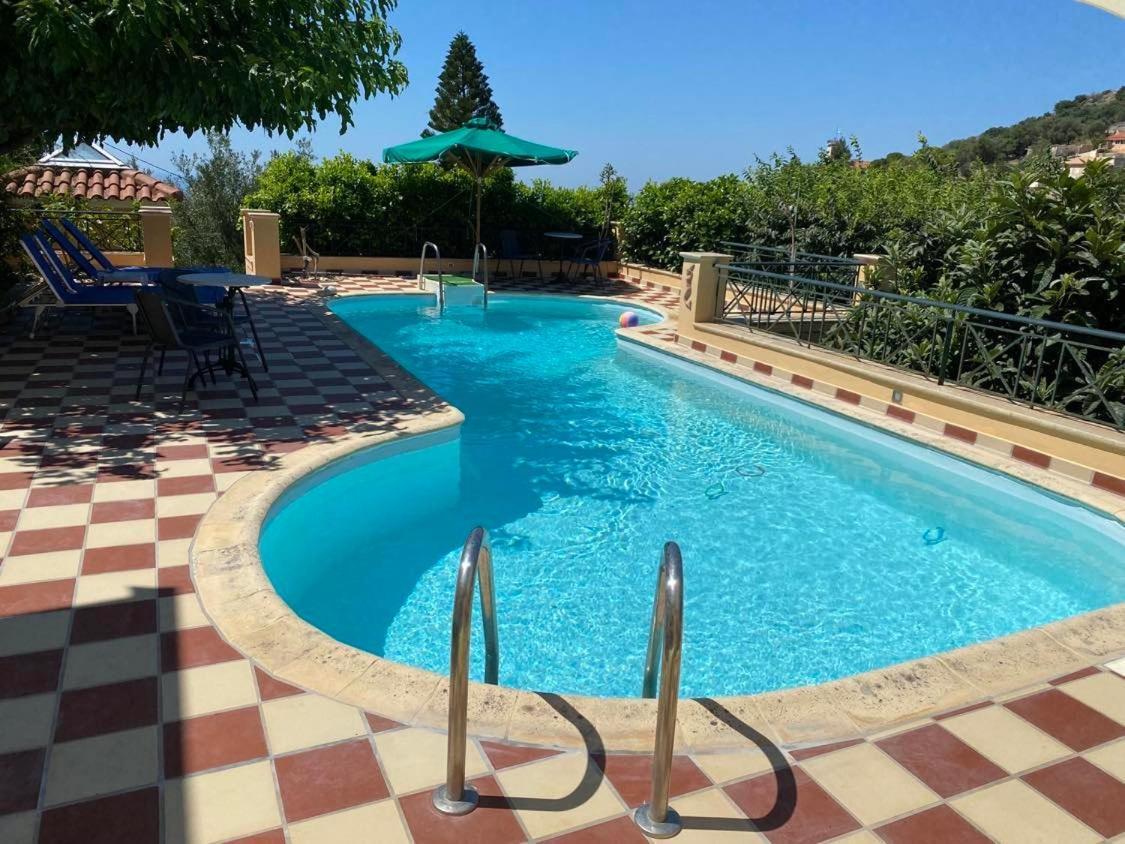 Villa Tzitzifies Kourouklata المظهر الخارجي الصورة