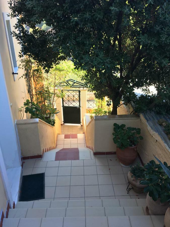 Villa Tzitzifies Kourouklata المظهر الخارجي الصورة