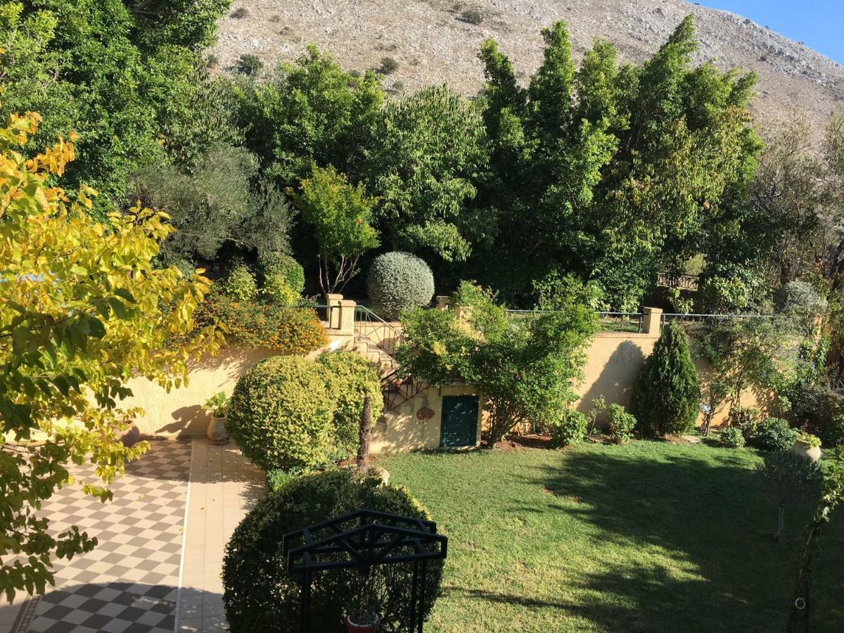 Villa Tzitzifies Kourouklata المظهر الخارجي الصورة